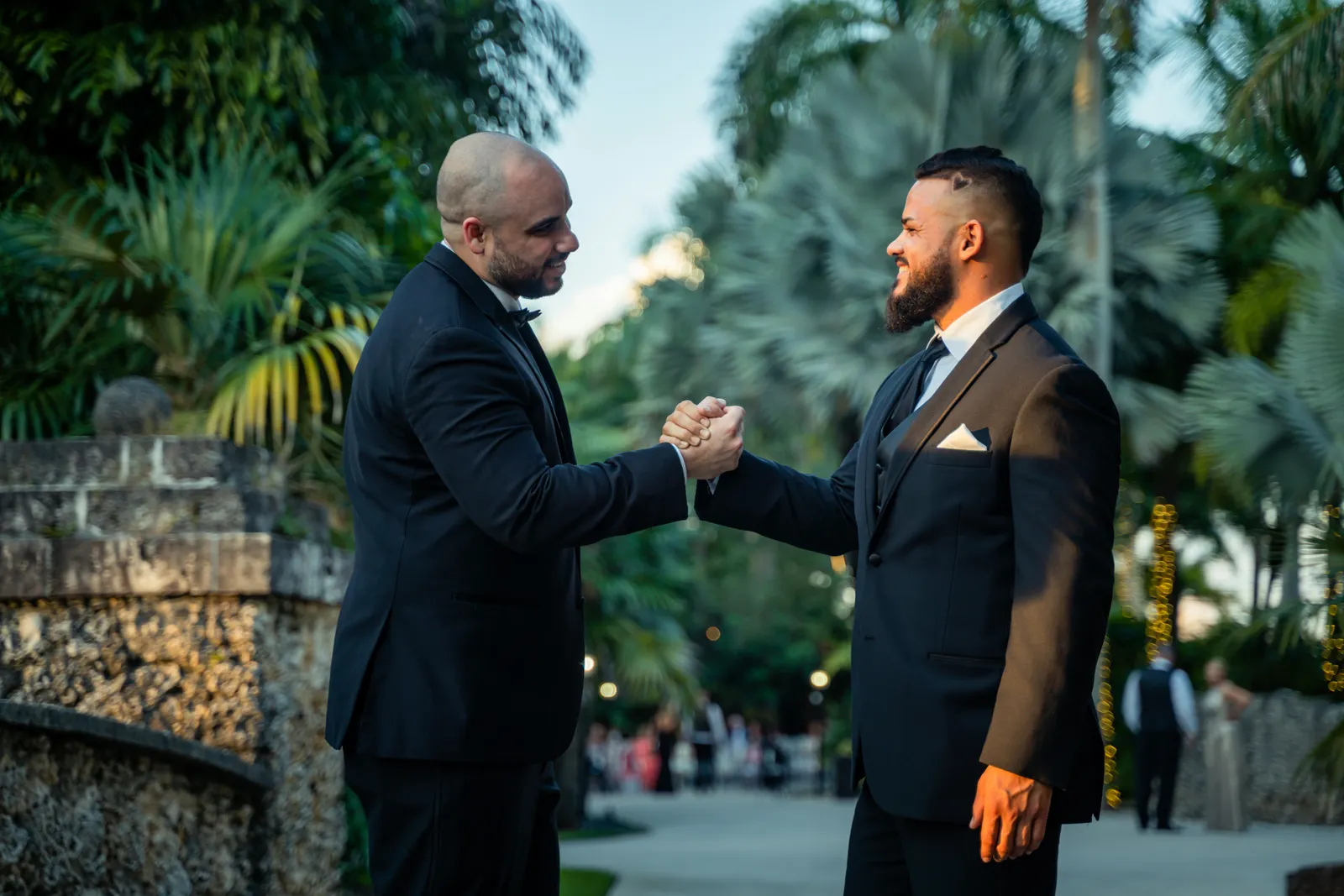 Diplomatic assembly shaking hands