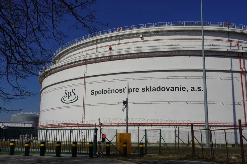 Industrial fuel storage tanks