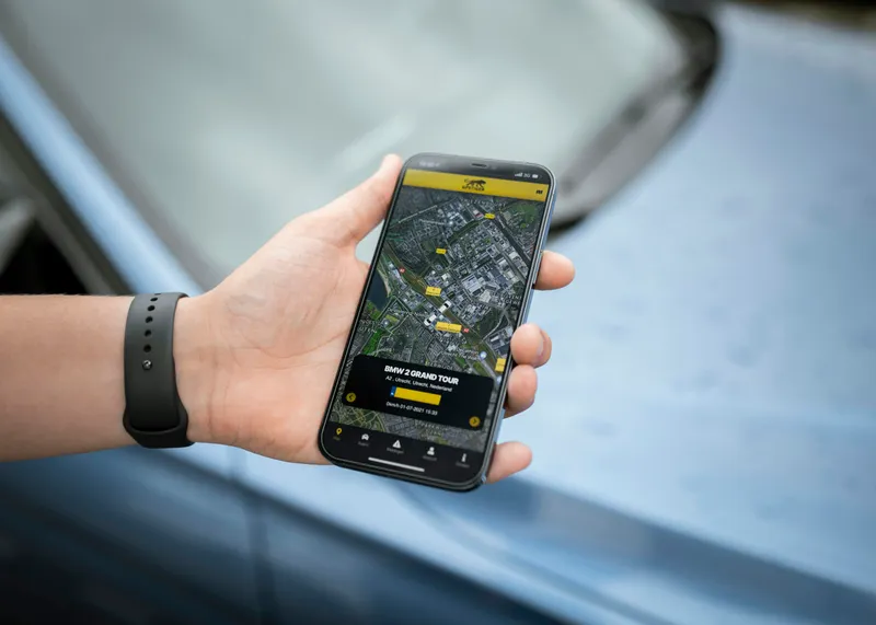 GPS tracking interface on smartphone